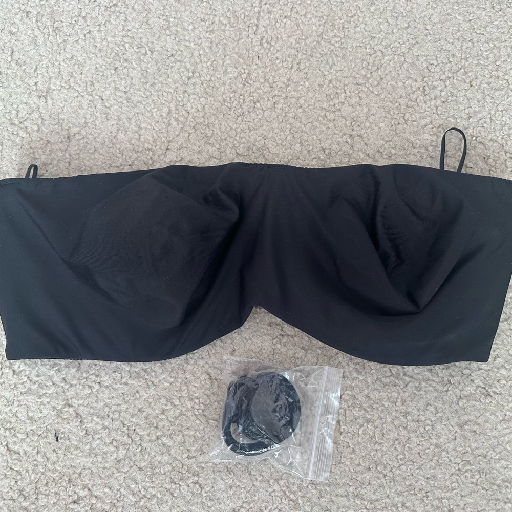 SALE 2 for $15 | Macy’s Like New Black Strapless Bra
